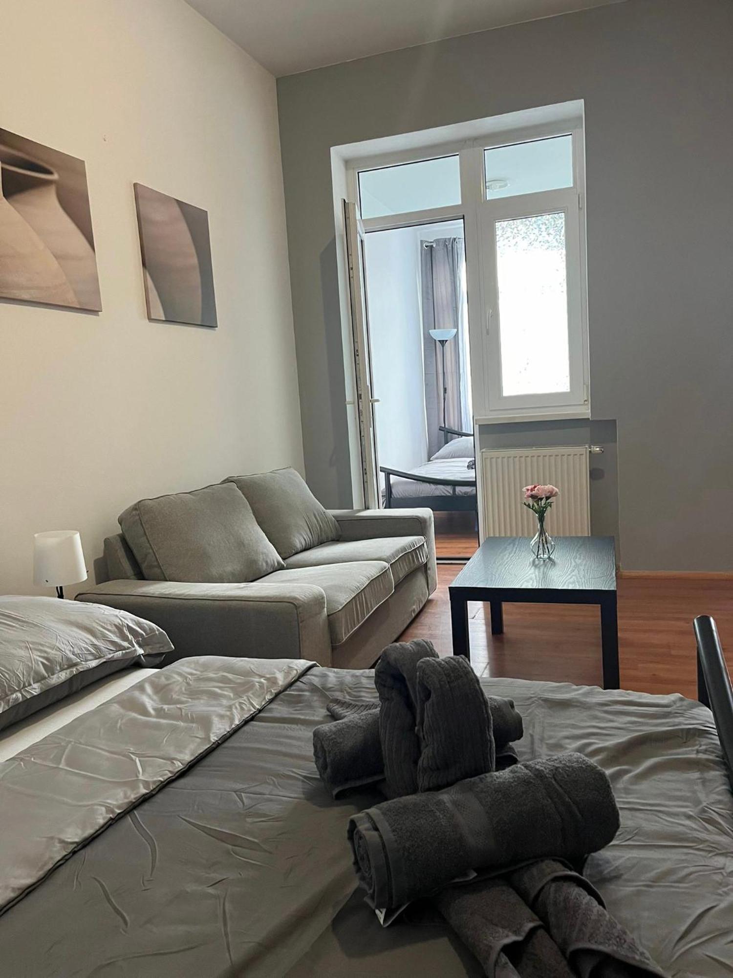 1St Plaza Apartment براتسيلافا المظهر الخارجي الصورة